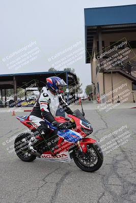 media/Nov-29-2025-TrackDaz (Sat) [[10ae2d9bce]]/Around the Pits/